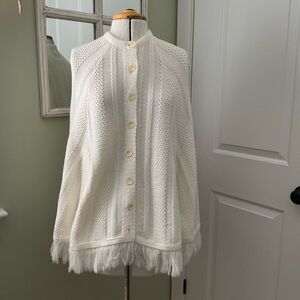 WHITE/CREAM CAPE, SIZE: L, VINTAGE